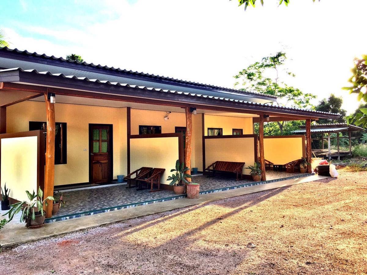 Baansuan Resort Don Sak Bagian luar foto