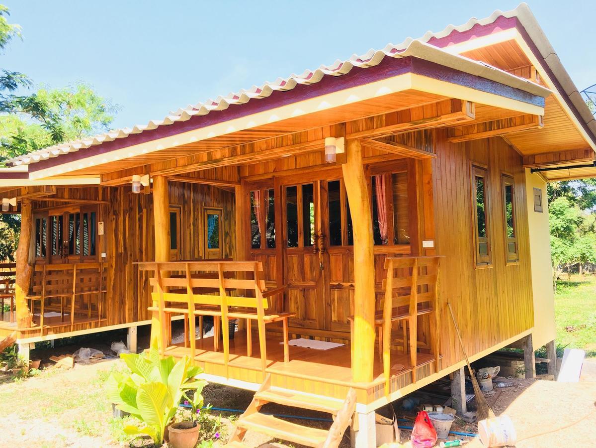 Baansuan Resort Don Sak Bagian luar foto