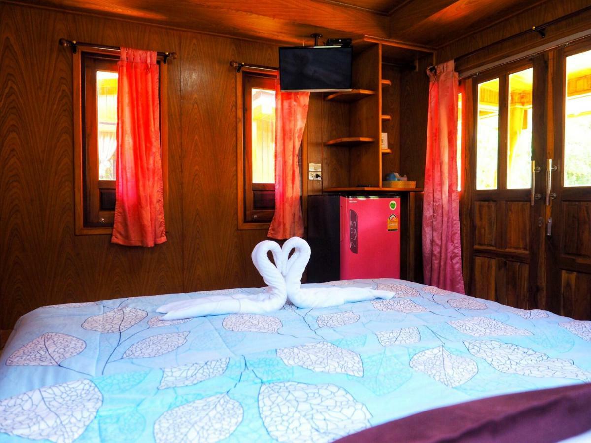 Baansuan Resort Don Sak Bagian luar foto